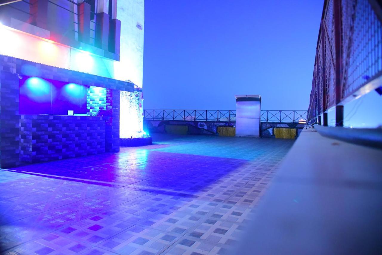 The Park Presidency Hotel Bareli Zewnętrze zdjęcie