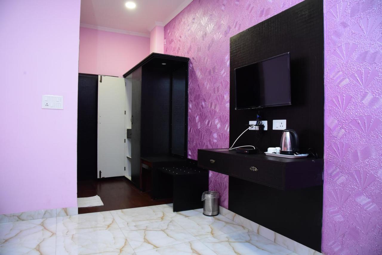 The Park Presidency Hotel Bareli Zewnętrze zdjęcie